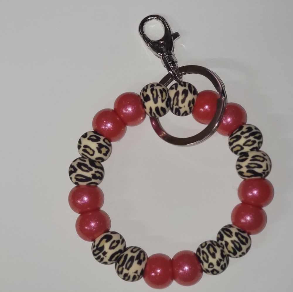 Keychain wristlet